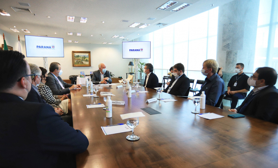 Governador em exercício Darci Piana, durante reunião com executivos do Grupo Certano  -  Curitiba, 26/07/2021  -  Foto: José Fernando Ogura/AEN