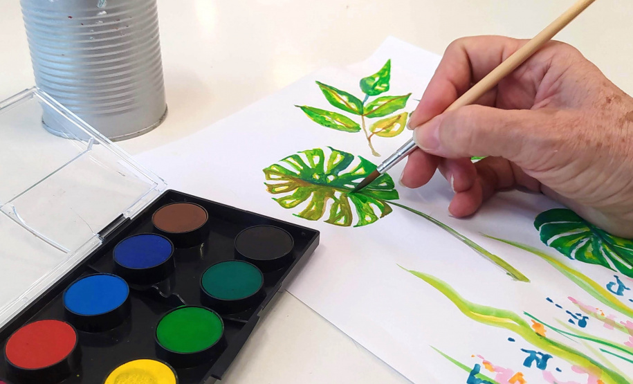 O Centro Juvenil de Artes Plásticas, CJAP, está com inscrições abertas para as oficinas regulares do segundo semestre. São, ao todo, 25 oficinas para crianças e adolescentes, entre 08 e 17 anos. Os encontros serão virtuais, pelo Google Meet. - Curitiba, 27/07/2021 - Foto: Professora Adriana Carla Dalazen Cichocki ( imagens feitas antes da pandemia)