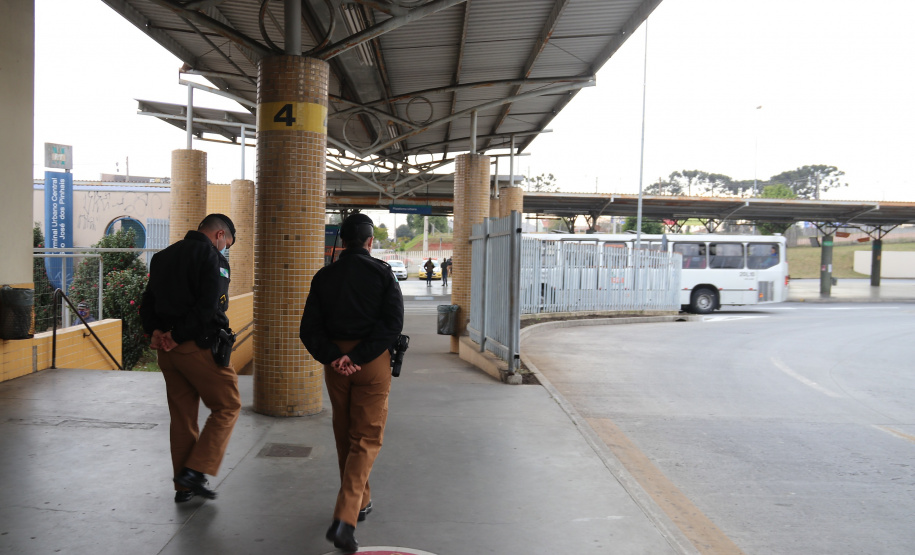 Roubos nos ambientes de transporte coletivo caem 48,6% no Paraná e mais da metade somente na Capital no primeiro semestre
Foto:PMPR