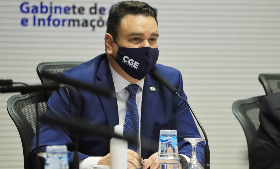 Vice-governador Darci Piana durante reunião com a Controladoria Geral do Estado (CGE), para Intensificar a prevenção à corrupção e manter a integridade de cada órgão do Governo do Estado. Na foto, o controlador-geral do Estado, Raul Siqueira  -  Curitiba, 27/07/2021  -  foto: José Fernando Ogura/AEN