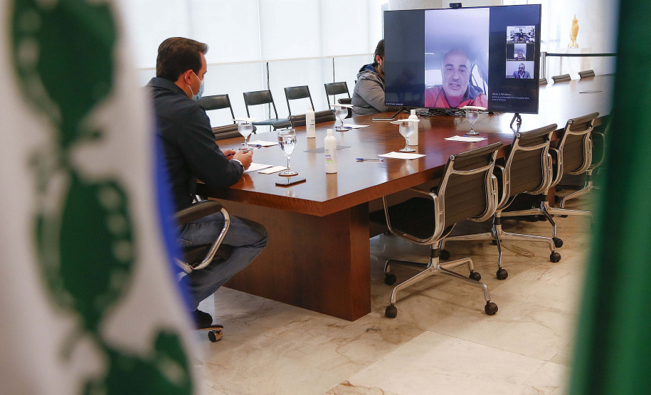 O governador Carlos Massa Ratinho Junior reforçou nesta terça-feira (27) o compromisso do Estado em atender a população paranaense, especialmente a parcela mais vulnerável, durante a massa de ar polar prevista para atingir a Região Sul nos próximos dias. Foto: Jonathan Campos/AEN