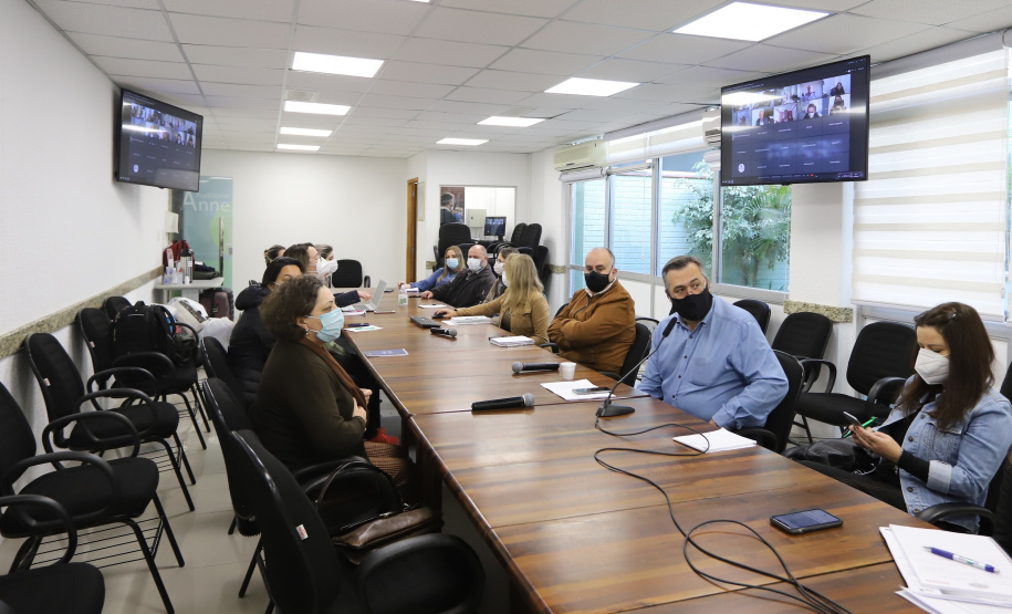 O secretario do Estado da Saude, Beto Preto reunido com as regionais de Saude junto com o Ministério da Saude sobre a analise e resultados da investigação da variante Delta.Foto: Geraldo Bubniak/AEN