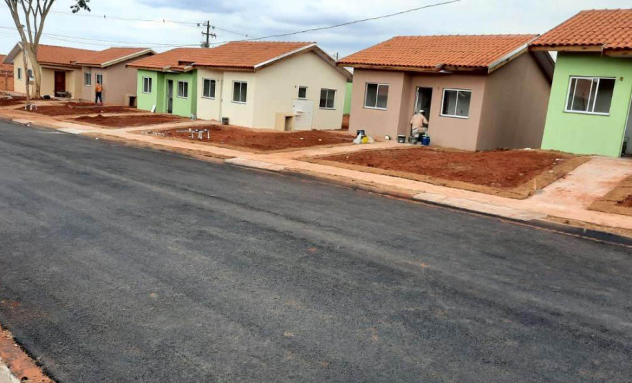 O Residencial Ibicatu, novo empreendimento habitacional em Centenário do Sul com 30 moradias, está em fase final de construção. O projeto recebeu R$ 1,7 milhão de investimento do Governo do Estado e atenderá famílias em situação de vulnerabilidade social da cidade, na região Norte do Paraná. (Foto: Ivone/Cohapar)