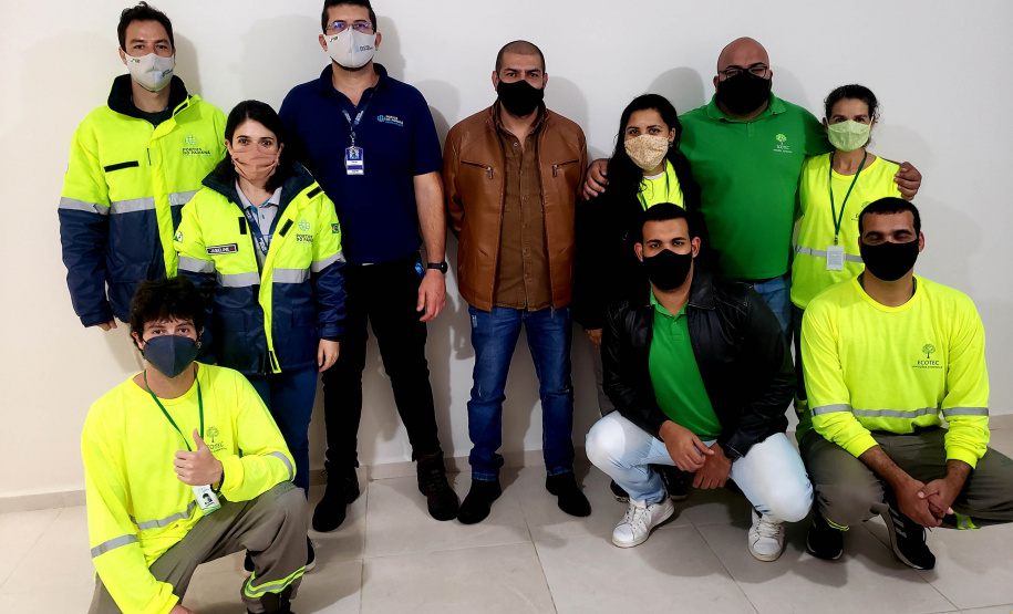 A Portos do Paraná deu início às ações do programa de recuperação de áreas de preservação permanente nas regiões de Paranaguá e Antonina e conservar matas nativas. Nesta terça-feira, representantes da empresa estiveram em Antonina para apresentar os responsáveis pelo programa e tratar do apoio da prefeitura do município e da adesão da população.  -  Paranaguá, 28/07/2021  -  Foto: Pierpaolo Nota/ Portos do Paraná