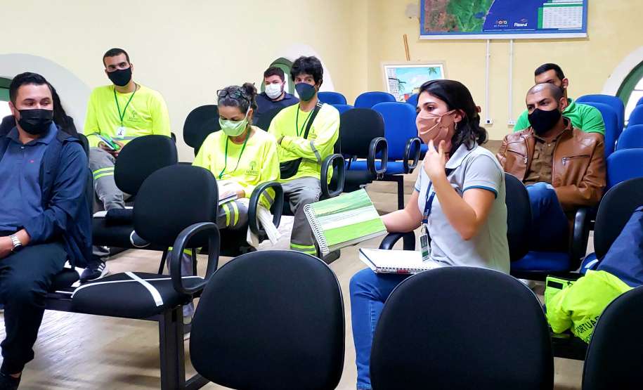 A Portos do Paraná deu início às ações do programa de recuperação de áreas de preservação permanente nas regiões de Paranaguá e Antonina e conservar matas nativas. Nesta terça-feira, representantes da empresa estiveram em Antonina para apresentar os responsáveis pelo programa e tratar do apoio da prefeitura do município e da adesão da população.  -  Paranaguá, 28/07/2021  -  Foto: Pierpaolo Nota/ Portos do Paraná