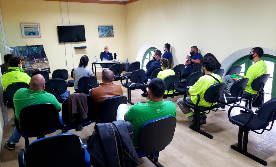 A Portos do Paraná deu início às ações do programa de recuperação de áreas de preservação permanente nas regiões de Paranaguá e Antonina e conservar matas nativas. Nesta terça-feira, representantes da empresa estiveram em Antonina para apresentar os responsáveis pelo programa e tratar do apoio da prefeitura do município e da adesão da população.  -  Paranaguá, 28/07/2021  -  Foto: Pierpaolo Nota/ Portos do Paraná