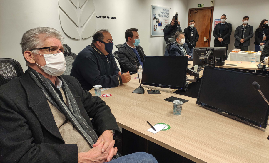 Em comemoração ao Dia do Agricultor, o governador Carlos Massa Ratinho Junior participou nesta quarta-feira (28), na fábrica da New Holland, em Curitiba, do lançamento do Colheitômetro. Foto: Jonathan Campos/AEN