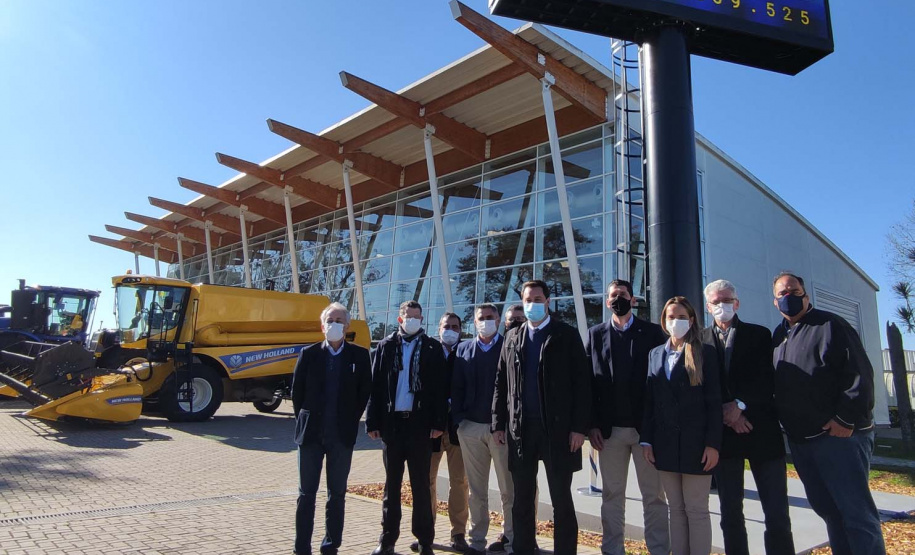 Em comemoração ao Dia do Agricultor, o governador Carlos Massa Ratinho Junior participou nesta quarta-feira (28), na fábrica da New Holland, em Curitiba, do lançamento do Colheitômetro. Foto: Jonathan Campos/AEN