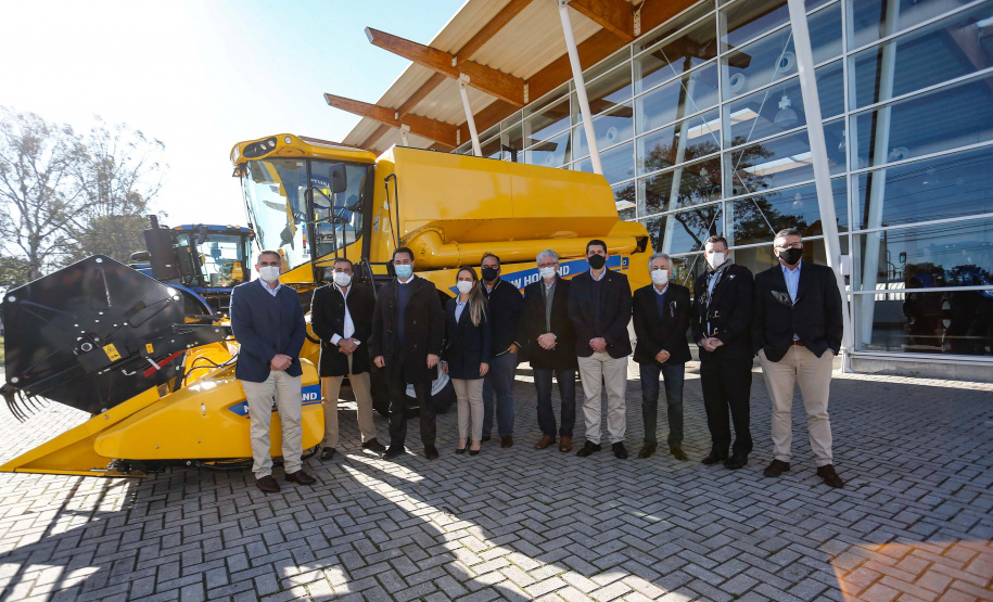 Em comemoração ao Dia do Agricultor, o governador Carlos Massa Ratinho Junior participou nesta quarta-feira (28), na fábrica da New Holland, em Curitiba, do lançamento do Colheitômetro. Foto: Jonathan Campos/AEN