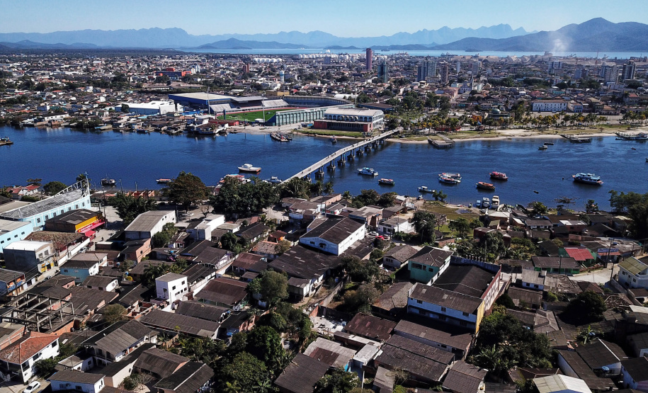 O governador Carlos Massa Ratinho Junior participou nesta quinta-feira (29) das comemorações dos 373 anos de Paranaguá, a cidade mais antiga do Paraná. - Paranaguá, 29/07/2021 - Foto: José Fernando Ogura/AEN