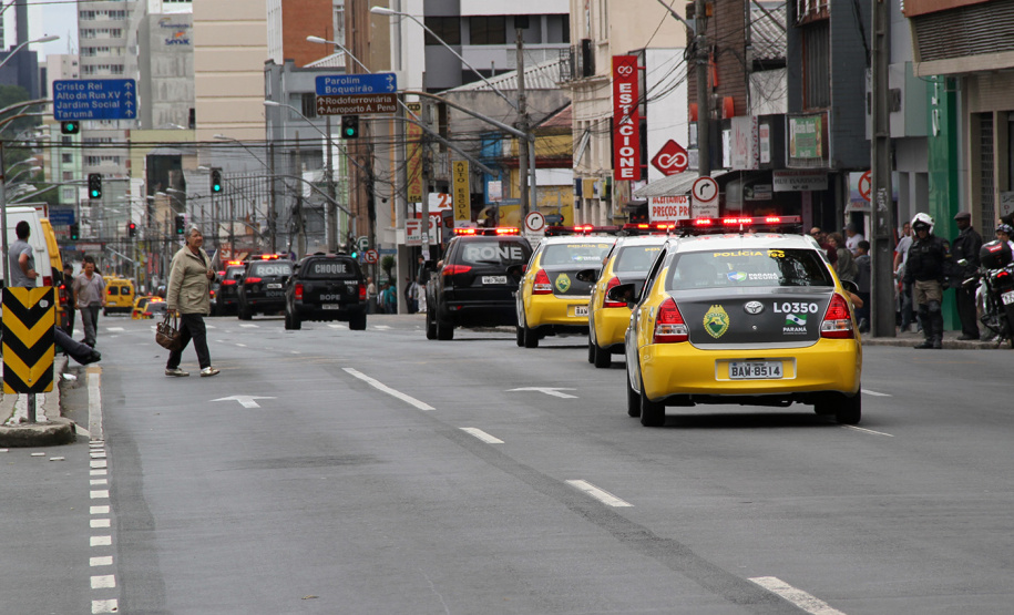 Nos últimos 23 dias, as equipes de unidades da Polícia Militar localizaram 564 pessoas com mandados de prisão (adultos) e de busca e apreensão em aberto (adolescentes) em todo o estado