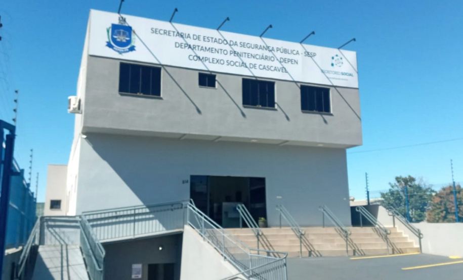 O Departamento Penitenciário do Paraná (Depen) inaugurou nesta quinta-feira (29), a nova estrutura que vai abrigar o Complexo Social de Cascavel, no Oeste do Paraná. Com 800 metros quadrados, o local vai unir em um mesmo espaço os serviços do Patronato Penitenciário e do Escritório Social, que oferecem apoio e ofertam projetos e ações de capacitação de egressos, monitorados e prestadores de serviço à comunidade.  -  Curitiba, 29/07/2021  -  Foto: DEPEN-PR