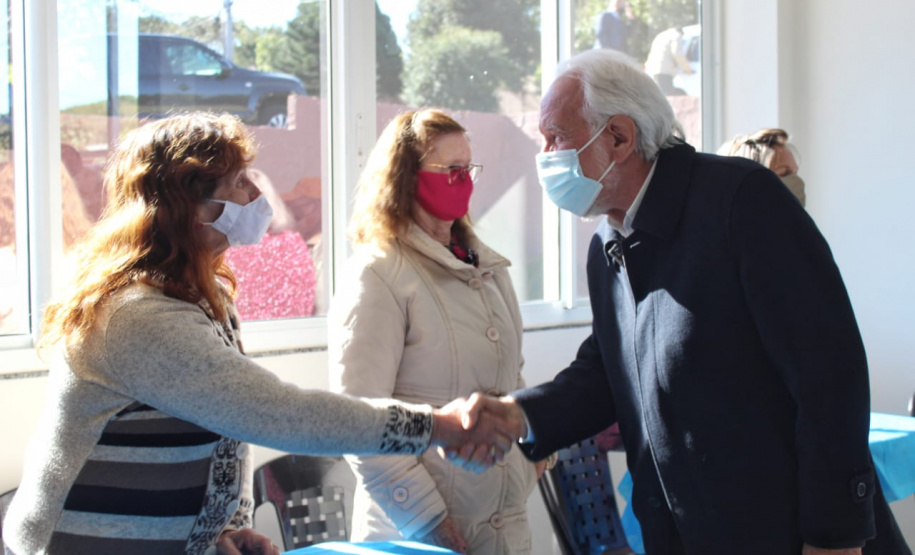 O vice-governador Darci Piana inaugurou nesta quinta-feira (29), em Corbélia, no Oeste do Paraná, uma Unidade Básica de Saúde (UBS) no bairro Santa Catarina e de uma quadra de esportes no Jardim Juliana.Foto: Gisele Barão