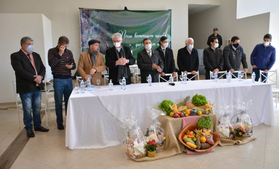O vice-governador Darci Piana inaugurou nesta quinta-feira (29), em Corbélia, no Oeste do Paraná, uma Unidade Básica de Saúde (UBS) no bairro Santa Catarina e de uma quadra de esportes no Jardim Juliana.Foto: Gisele Barão