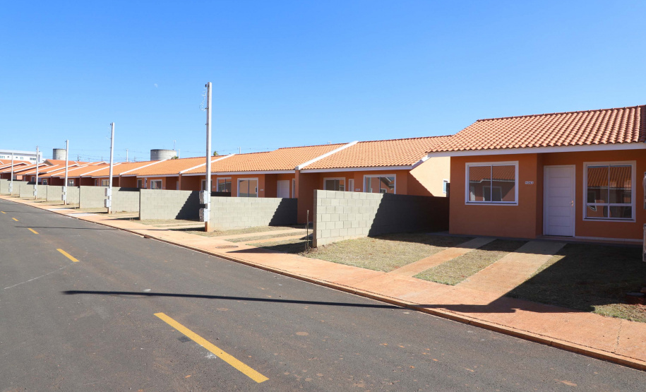 O governador Carlos Massa Ratinho Junior entregou nesta sexta-feira (30) 454 habitações do programa federal Casa Verde e Amarela em Ponta Grossa, nos Campos Gerais. O Residencial Porto Belvedere beneficia 1,8 mil pessoas na região.
Foto:Ari Dias/AEN