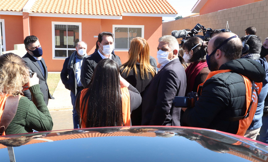 O governador Carlos Massa Ratinho Junior entregou nesta sexta-feira (30) 454 habitações do programa federal Casa Verde e Amarela em Ponta Grossa, nos Campos Gerais. O Residencial Porto Belvedere beneficia 1,8 mil pessoas na região.
Foto:Ari Dias/AEN