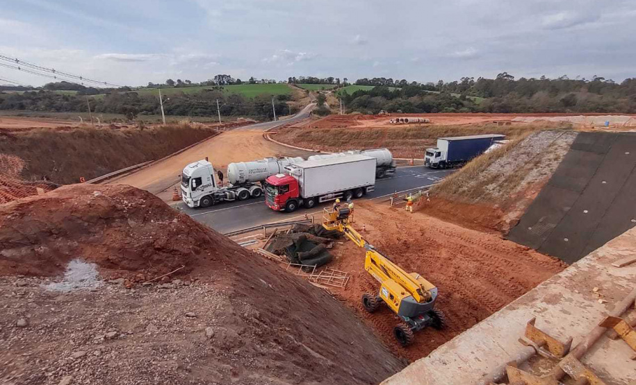 PONTA GROSSA  - Trincheira Contorno Leste  -  Foto: DER