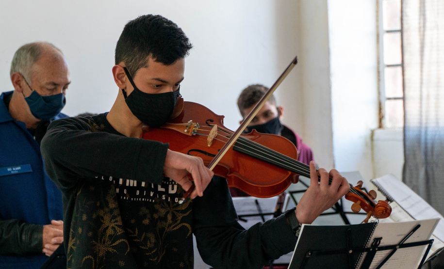 Cônsul do Japão visita escola cívico-militar que celebrou imigração japonesa    Foto Anderson Pedroso/SEED