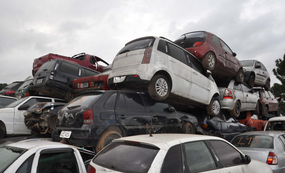 Detran arrecada mais de R$ 3,5 milhões em leilões de reciclagem
. Foto: Adilson P. Santana/Detran-PR