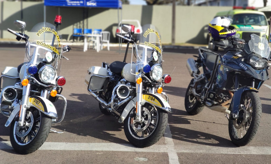 O Batalhão de Polícia de Trânsito (BPTran), juntamente com outros órgãos ligados ao trânsito urbano, promoveu uma manhã de instrução gratuita para motoboys e motofretistas no sábado (31/07). O projeto Trampo Seguro foi desenvolvido para que os usuários de motos conheçam melhor o veículo, as habilidades de condução para evitar acidentes e a legislação de trânsito. Foto: BPTRAN