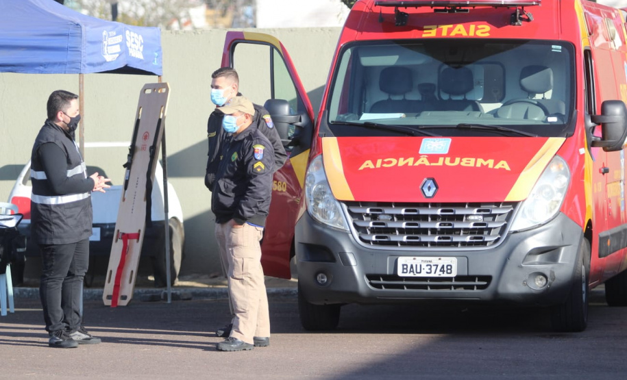 O Batalhão de Polícia de Trânsito (BPTran), juntamente com outros órgãos ligados ao trânsito urbano, promoveu uma manhã de instrução gratuita para motoboys e motofretistas no sábado (31/07). O projeto Trampo Seguro foi desenvolvido para que os usuários de motos conheçam melhor o veículo, as habilidades de condução para evitar acidentes e a legislação de trânsito. Foto: BPTRAN