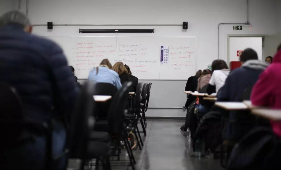 Aconteceu neste domingo (1°) o Vestibular da Unioeste 2021. As provas foram realizadas em sete cidades simultaneamente ? Cascavel, Curitiba, Foz do Iguaçu, Francisco Beltrão, Marechal Cândido Rondon, Maringá,  e Toledo. Dos 10766 inscritos, 2.484 dos candidatos não compareceram aos locais de provas, uma abstenção de 23,07%.  -  Cascavel, 02/08/2021  -  Foto: Victor Hugo Ribas Jr