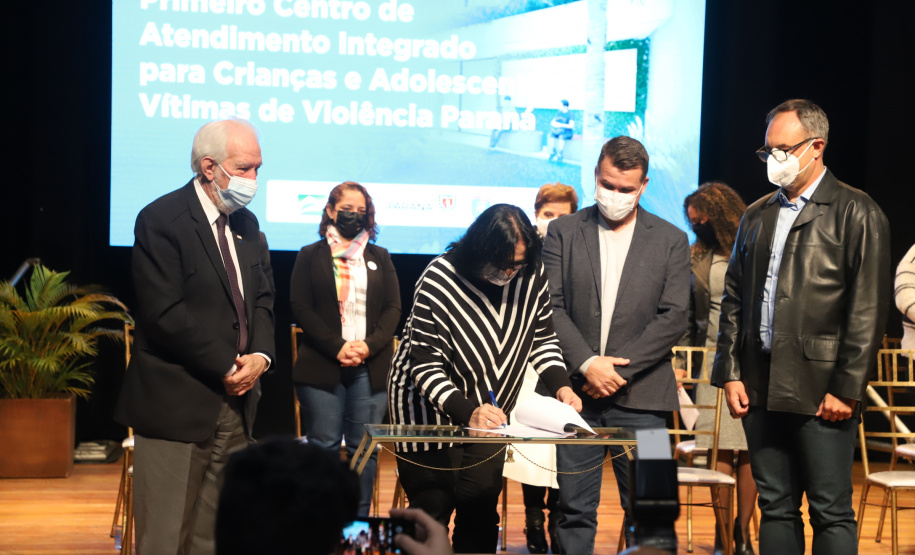 Vice-governador Darci Piana, recebe a ministra Damaris Alves, do Ministério da Mulher, da Família e dos Direitos Humanos  -  Paranaguá, 02/08/2021  -  Foto: Ari Dias/AEN