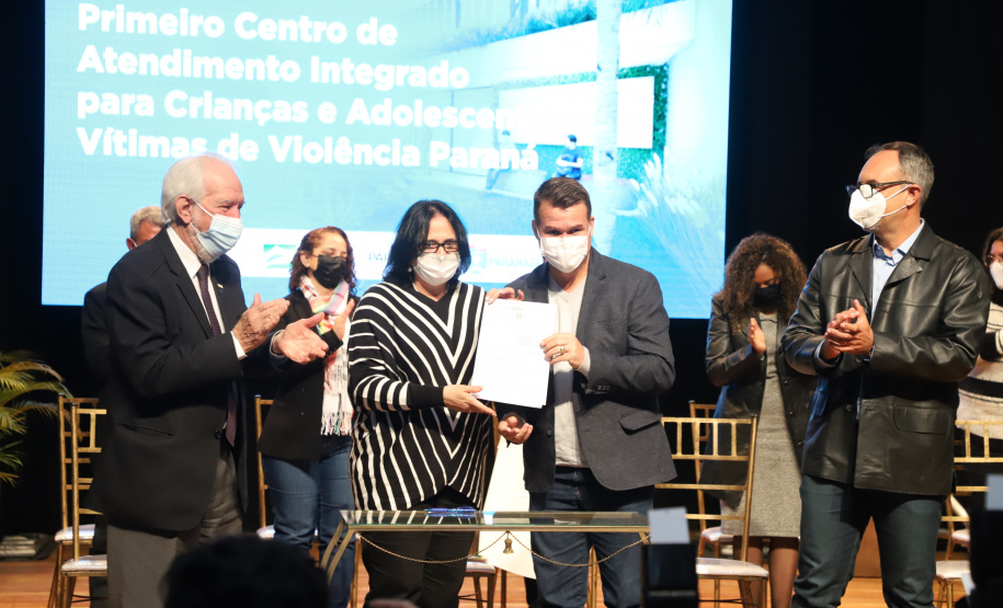 Vice-governador Darci Piana, recebe a ministra Damaris Alves, do Ministério da Mulher, da Família e dos Direitos Humanos  -  Paranaguá, 02/08/2021  -  Foto: Ari Dias/AEN