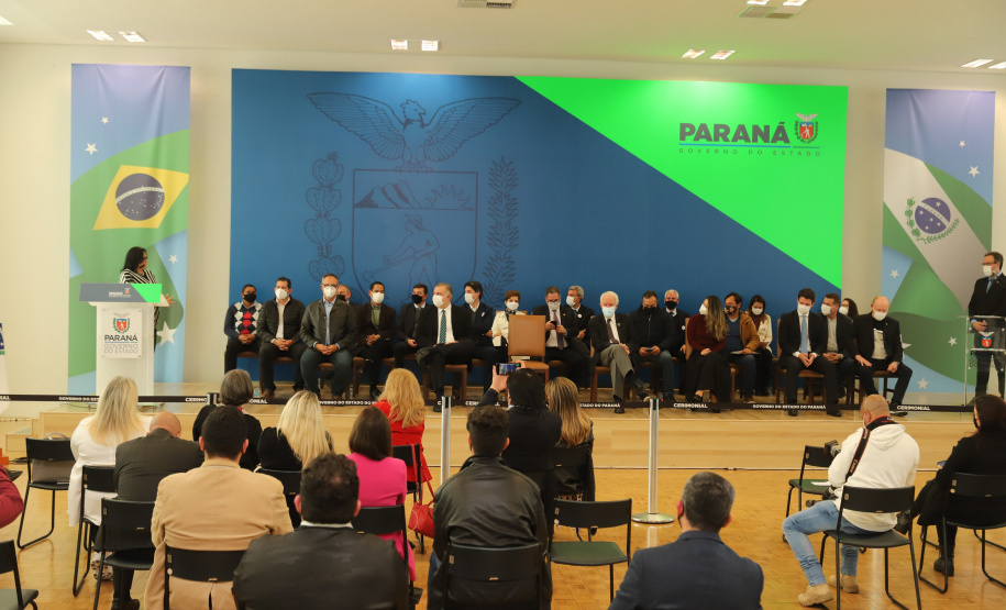 Visita ministra O vice governador Darci Piana recebe nesta segunda-feira (02) a ministra da Mulher, da Família e dos Direitos Humanos, Damares Alves no Palacio Iguacu. Curitiba, 02/08/2021 - Foto: Geraldo Bubniak/AEN