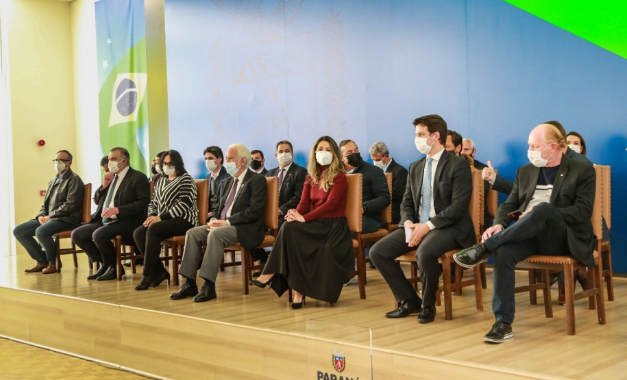 O vice governador Darci Piana recebe nesta segunda-feira (02) a ministra da Mulher, da Família e dos Direitos Humanos, Damares Alves no Palacio Iguacu. Curitiba, 02/08/2021 - Foto: Valdelino Pontes/AEN