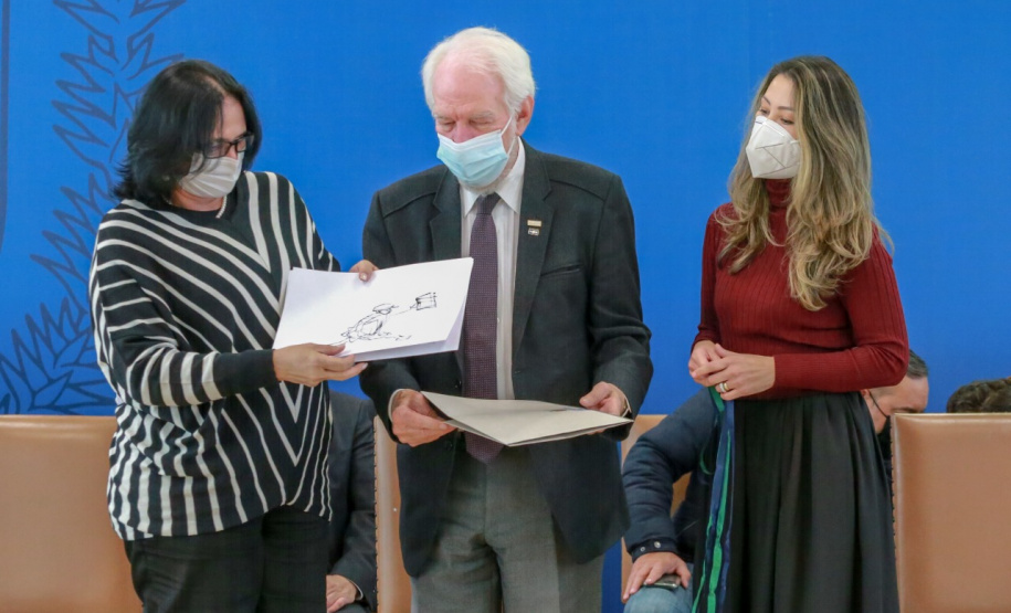 O vice governador Darci Piana recebe nesta segunda-feira (02) a ministra da Mulher, da Família e dos Direitos Humanos, Damares Alves no Palacio Iguacu. Curitiba, 02/08/2021 - Foto: Valdelino Pontes/AEN