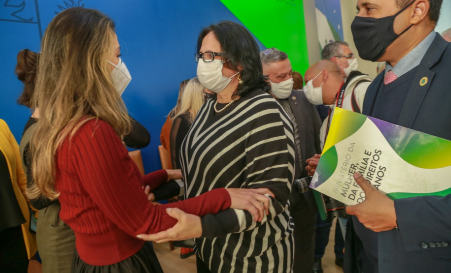 O vice governador Darci Piana recebe nesta segunda-feira (02) a ministra da Mulher, da Família e dos Direitos Humanos, Damares Alves no Palacio Iguacu. Curitiba, 02/08/2021 - Foto: Valdelino Pontes/AEN