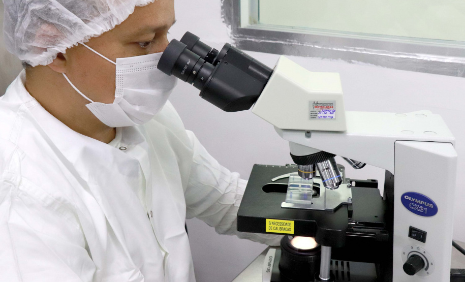 O Instituto de Tecnologia do Paraná (Tecpar) lançou um edital de chamamento público para prospecção de
projeto de kits de diagnóstico rápido para detecção da Covid-19 e doenças tropicais negligenciadas, a fim
de abastecer o mercado público de saúde brasileira. Dentre as doenças estão Dengue, Chikungunya, Raiva
e Leishmaniose.
Foto: Luciano Sarote/Tecpar