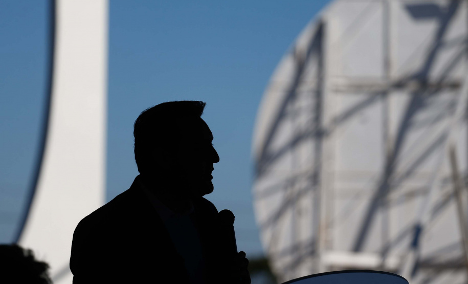 Um dos trechos mais movimentados da BR-277, em Cascavel, na Região Oeste, começou oficialmente a ser requalificado. O governador Carlos Massa Ratinho Junior participou nesta segunda-feira (2) do lançamento da pedra fundamental das obras de duplicação da rodovia. Foto: Jonathan Campos/AEN