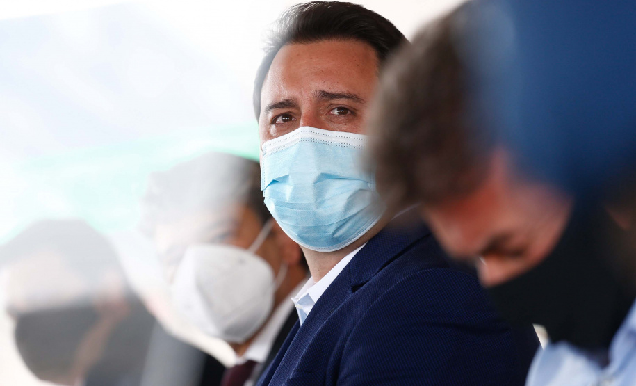 Um dos trechos mais movimentados da BR-277, em Cascavel, na Região Oeste, começou oficialmente a ser requalificado. O governador Carlos Massa Ratinho Junior participou nesta segunda-feira (2) do lançamento da pedra fundamental das obras de duplicação da rodovia. Foto: Jonathan Campos/AEN