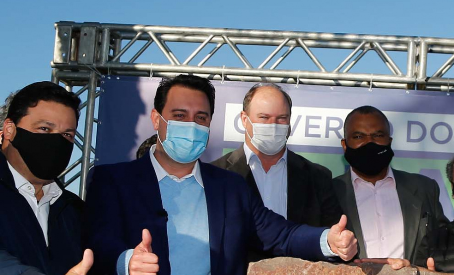 Um dos trechos mais movimentados da BR-277, em Cascavel, na Região Oeste, começou oficialmente a ser requalificado. O governador Carlos Massa Ratinho Junior participou nesta segunda-feira (2) do lançamento da pedra fundamental das obras de duplicação da rodovia. Foto: Jonathan Campos/AEN