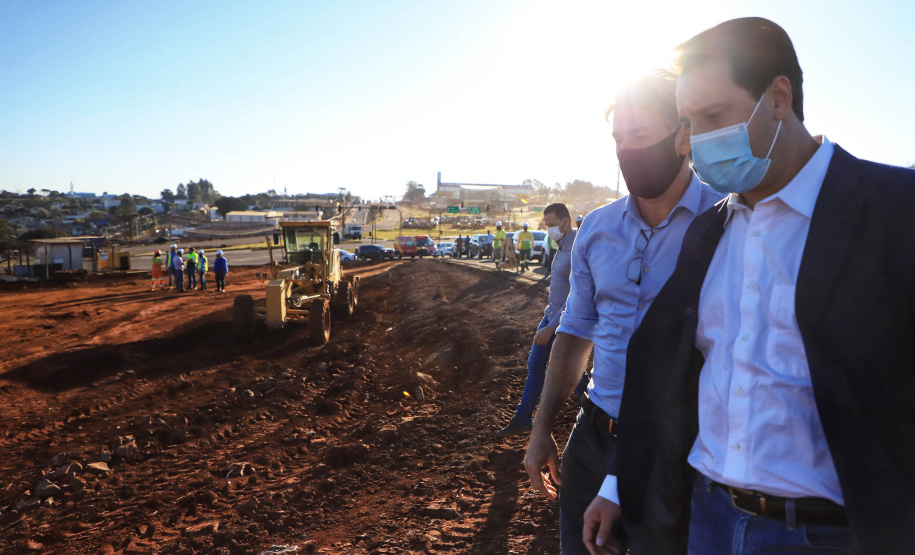 O governador Carlos Massa Ratinho Junior fez nesta segunda-feira (02) a primeira visita técnica às obras de readequação do Trevo Cataratas, em Cascavel, na Região Oeste. - Cascavel, 02/08/2021 - Foto: José Fernando ogura/AEN