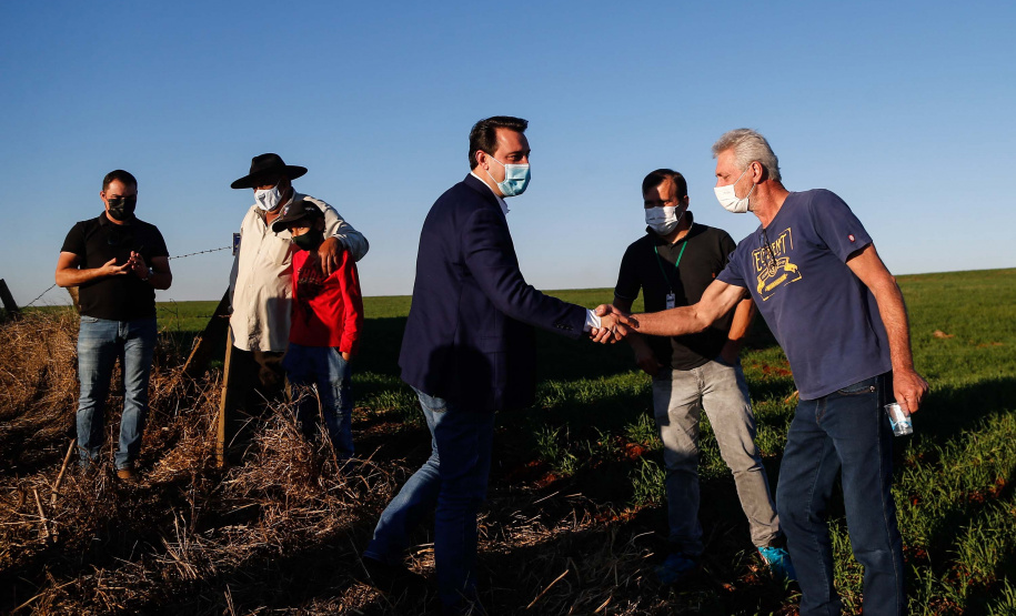 Mais uma grande obra de infraestrutura em Cascavel, no Oeste do Paraná, deve sair do papel nos próximos meses. O governador Carlos Massa Ratinho Junior e diretor técnico Executivo Itaipu Binacional, Celso Vilar Torino, lançaram nesta segunda-feira (2) a pedra fundamental da duplicação do Contorno Oeste, que conecta a BR-277 à BR-163. Foto: Jonathan Campos/AEN