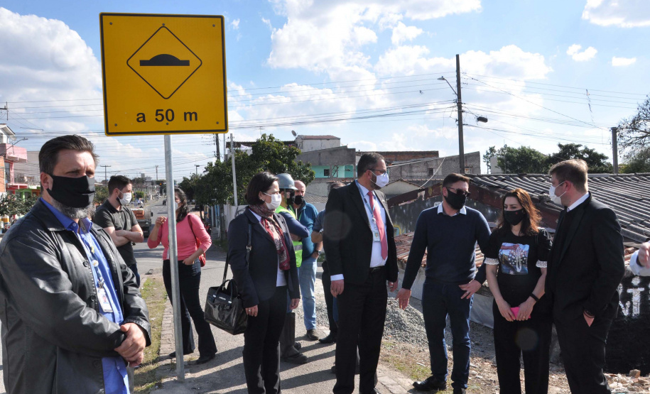Pensando em novas soluções para otimizar a mobilidade urbana e a segurança do trânsito em Curitiba, a Superintendência de Trânsito (Setran), em parceria com a Rumo e o Departamento de Trânsito do Paraná (Detran-PR), iniciou nesta segunda-feira (2) os testes do projeto “PN Sensoreada”.Foto: Adilson P. Santana/DetranPR