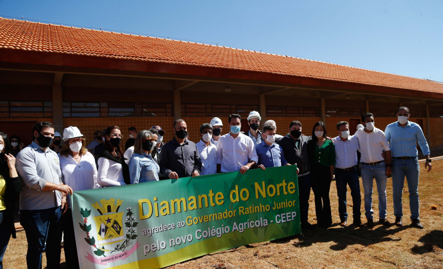 O governador Carlos Massa Ratinho Junior vistoriou nesta terça-feira (3) a obra da nova sede do Centro Estadual de Educação Profissional (CEEP) do Noroeste, também conhecido como Colégio Agrícola do Noroeste, em Diamante do Norte. Foto: Jonathan Campos/AEN