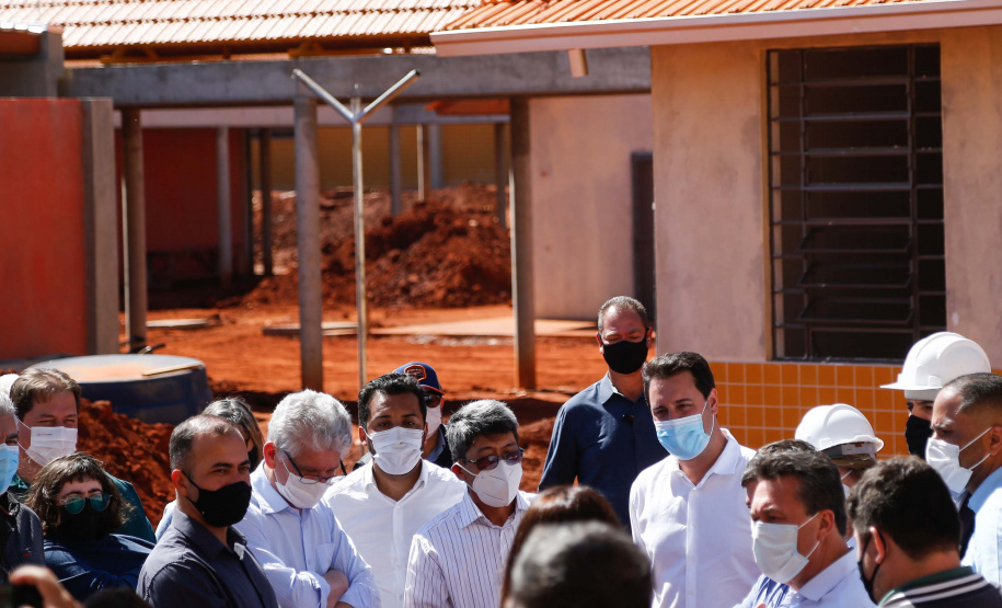 O governador Carlos Massa Ratinho Junior vistoriou nesta terça-feira (3) a obra da nova sede do Centro Estadual de Educação Profissional (CEEP) do Noroeste, também conhecido como Colégio Agrícola do Noroeste, em Diamante do Norte. Foto: Jonathan Campos/AEN