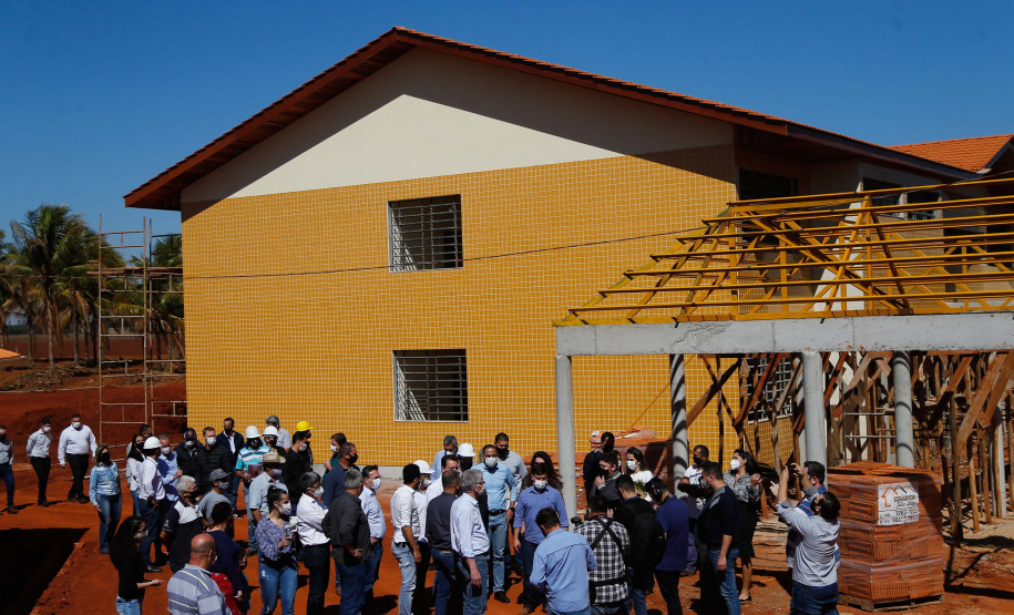 O governador Carlos Massa Ratinho Junior vistoriou nesta terça-feira (3) a obra da nova sede do Centro Estadual de Educação Profissional (CEEP) do Noroeste, também conhecido como Colégio Agrícola do Noroeste, em Diamante do Norte. Foto: Jonathan Campos/AEN
