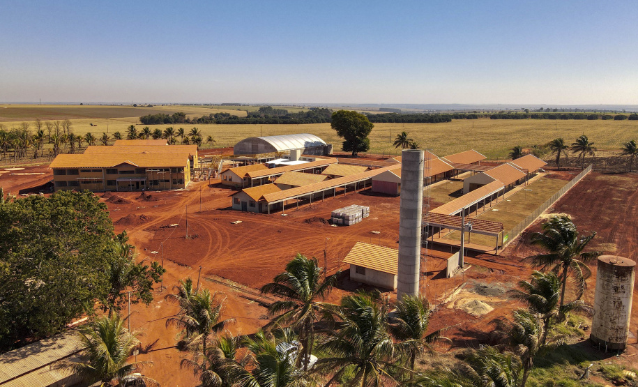 03/08/2021 Governador Carlos Massa Ratinho Junior vistoria as obras do Colégio Agricola do Noroeste, em Diamante do Norte  -  Foto: Gilson Abreu/AEN