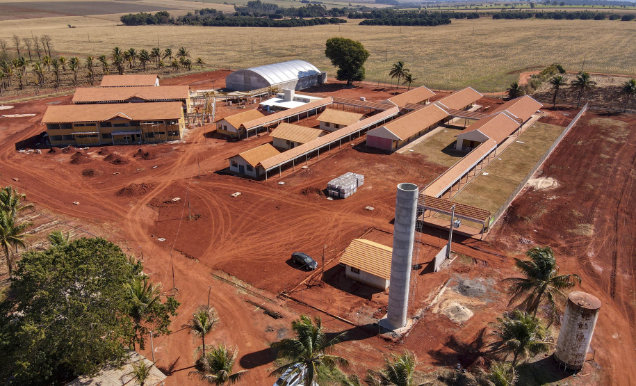 03/08/2021 Governador Carlos Massa Ratinho Junior vistoria as obras do Colégio Agricola do Noroeste, em Diamante do Norte  -  Foto: Gilson Abreu/AEN