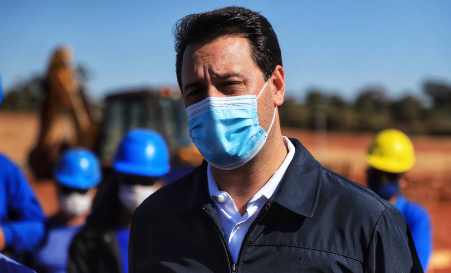 O governador Carlos Massa Ratinho Junior visitou nesta terça-feira (03) as obras de instalação do novo núcleo genético e da unidade de disseminação de genes da empresa Agroceres Pic, no limite entre Paranavaí e Santo Antônio do Caiuá, no Noroeste. Foto: José Fernando Ogura/AEN