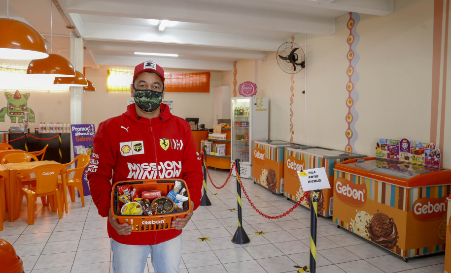 28/07/2021 - José Carlos, sorveteria Gebon Capão Raso.Foto : Gilson Abreu/AEN