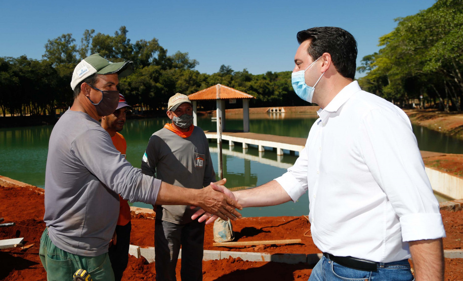 Governador Carlos Massa Ratinho Junior visita o Parque Urbano Xibiu, em Diamante do Norte. Foto: Jonathan Campos/AEN