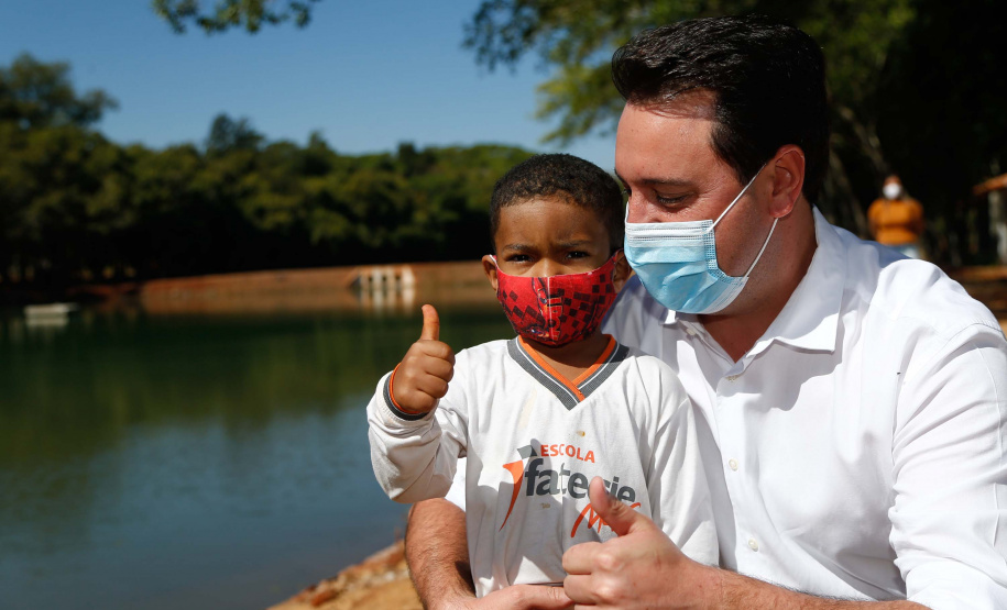 Governador Carlos Massa Ratinho Junior visita o Parque Urbano Xibiu, em Diamante do Norte. Foto: Jonathan Campos/AEN