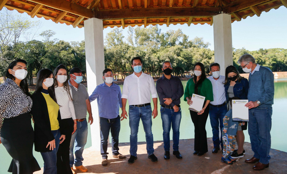 Governador Carlos Massa Ratinho Junior visita o Parque Urbano Xibiu, em Diamante do Norte. Foto: Jonathan Campos/AEN