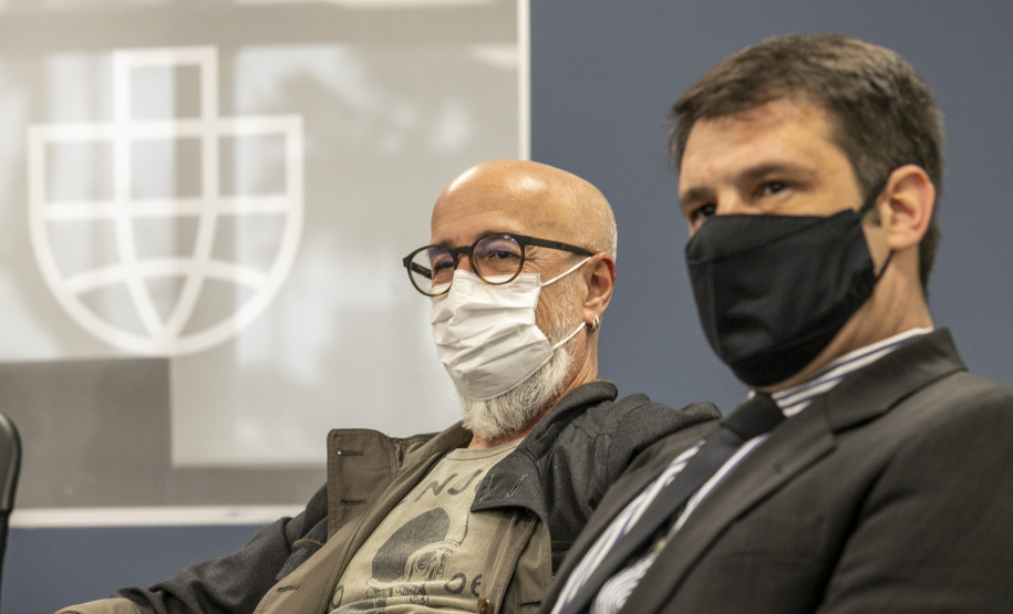 O conselheiro-corregedor-geral do Tribunal de Contas do Estado, Fernando Guimarães; e Keli Cristina Guimarães, vice-presidente do Conselho Estadual de Desenvolvimento Econômico e Social do Paraná (Cedes), vistoriaram nesta terça-feira as instalações da Portos do Paraná. - Paranaguá, 04/08/2021 - Foto: Claudio Neves/Portos do Paraná